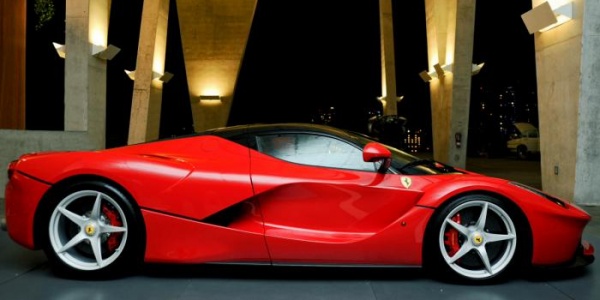 За Ferrari LaFerrari очередь просят не занимать