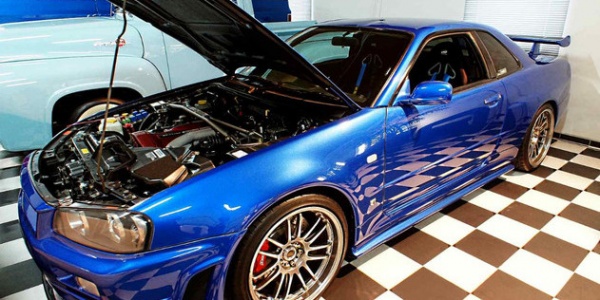 После смерти звезды Форсажа его Nissan GT-R продали по цене Bugatti Veyron