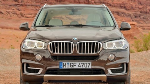 BMW X5 вышел на спорное обновление