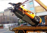 В Тайване McLaren 12C на большой скорости врезался в бетонный столб