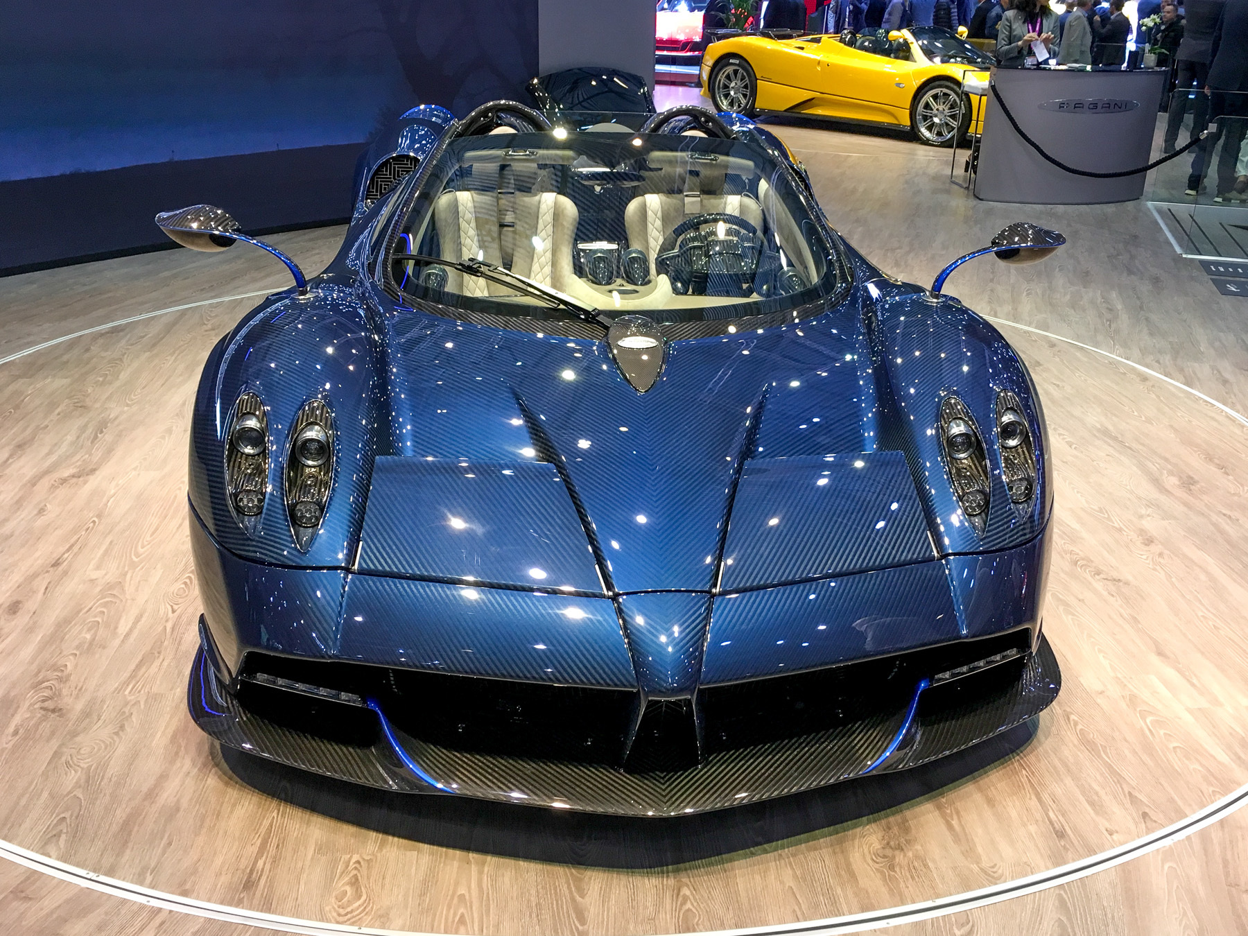 Купить автомобиль за миллион рублей. Pagani Huayra. Аэродинамика Pagani Huayra. Машина за 1000000. Машина за 1000000 рублей.