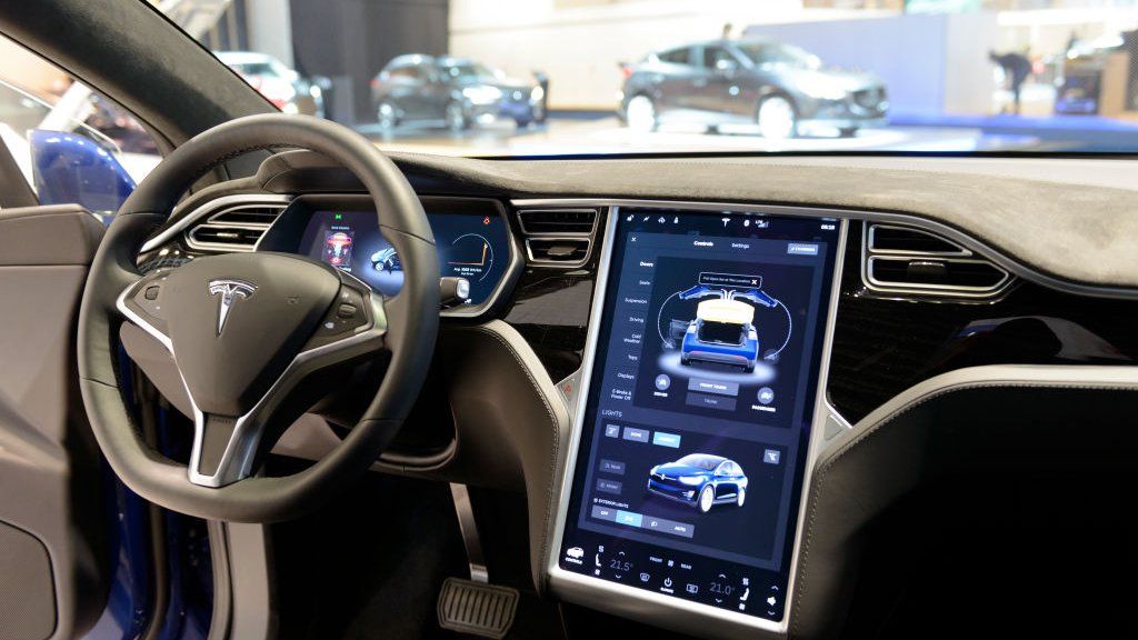 Новый автопилот Tesla будет сильнее полагаться на данные камер