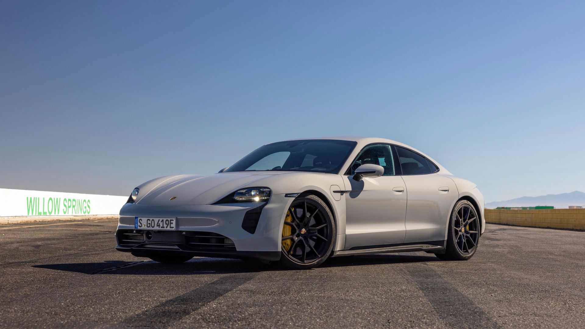 Перший all-electric Taycan GTS від Porsche