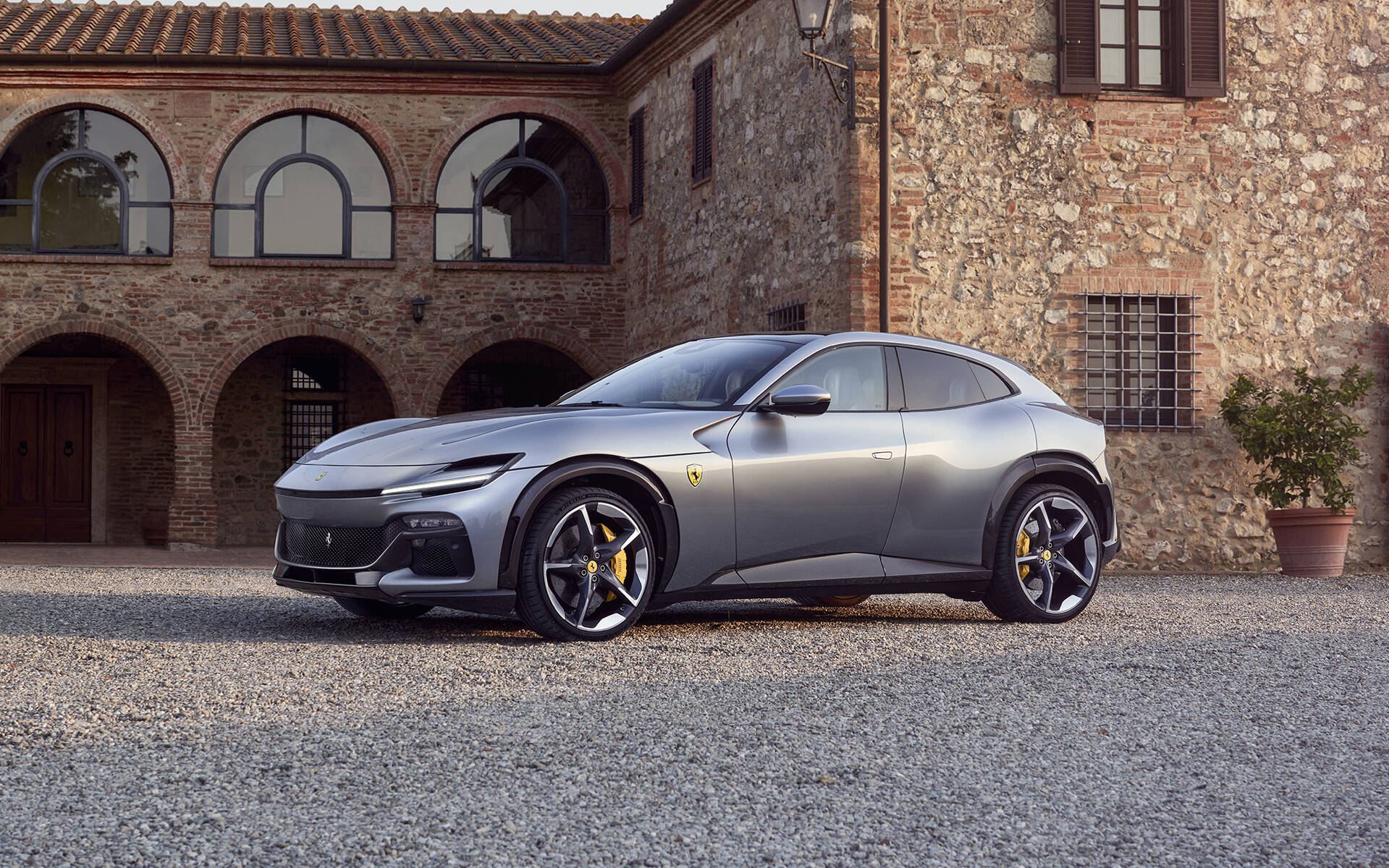 Toyota Sport Crossover Concept дуже схожа на Ferrari Purosangue