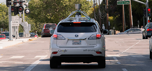 Автопилот Google научился сигналить пешеходам