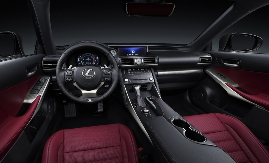 Обновлённый Lexus IS показали в Китае