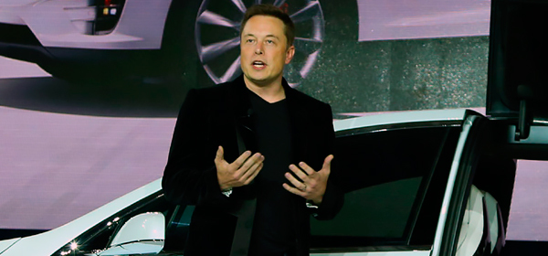 Глава Tesla предсказал начало эры беспилотных автомобилей через три года